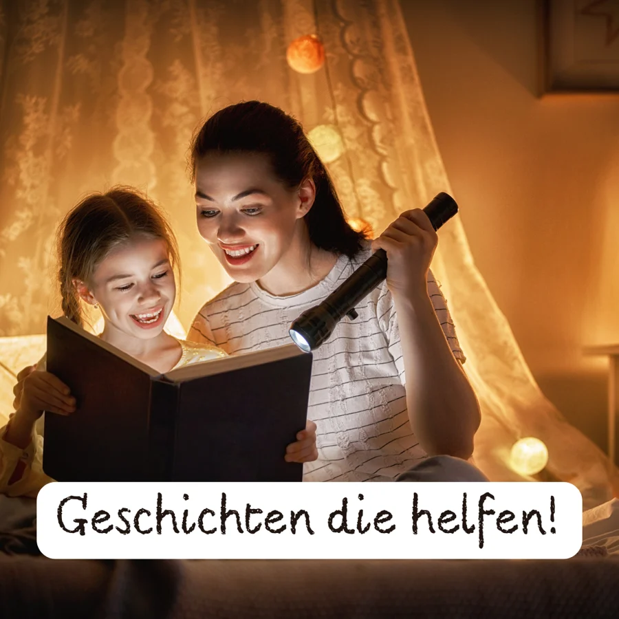 Mutter und Kind lesen im warmen Licht eine Geschichte Geschichten die helfen